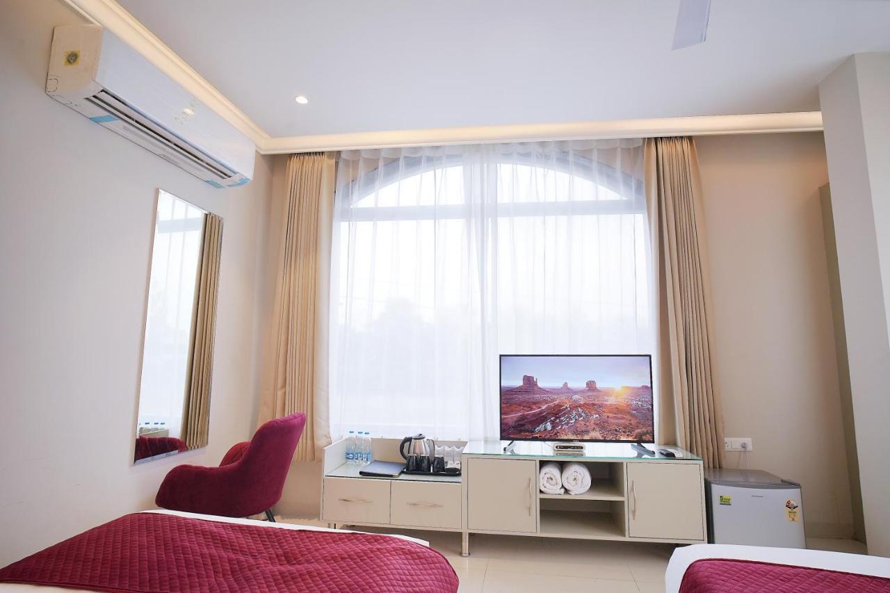 Hotel Green Land Heights Амритсар Экстерьер фото